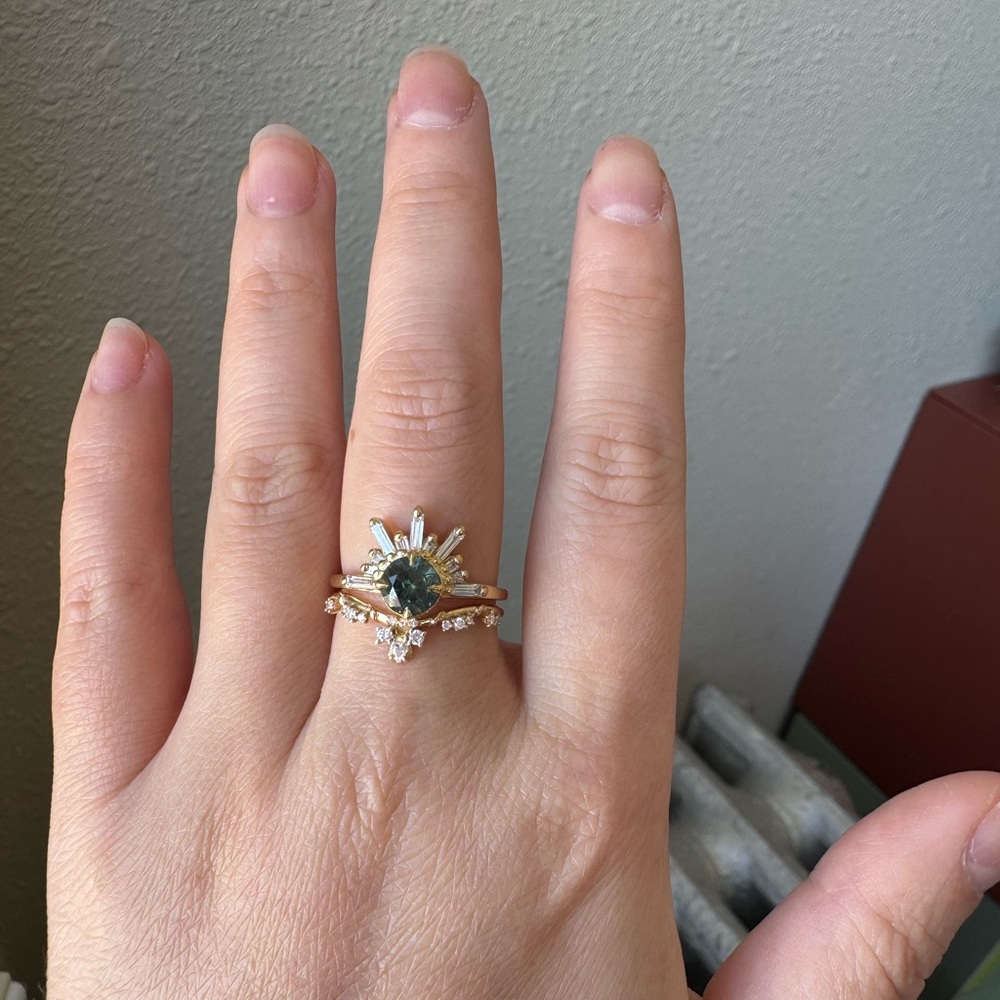 Demi Feu 18k gold Montana sapphire ring - Picture 8 of 8